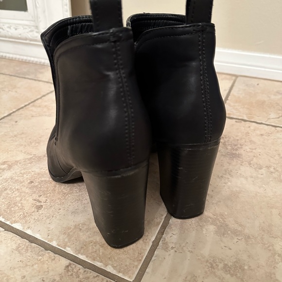 American Rag Booties - Picture 5 of 7